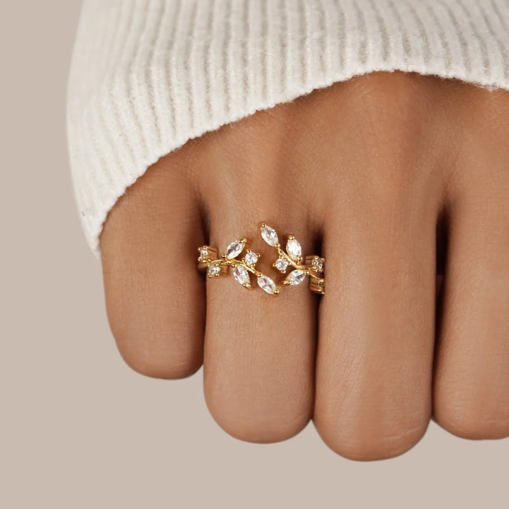 18K Gold Crystal Vine Ring - Image 2