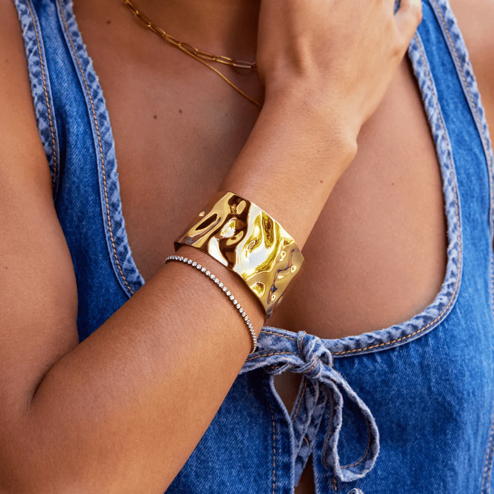 18K Gold Cuff Bracelet - Image 3
