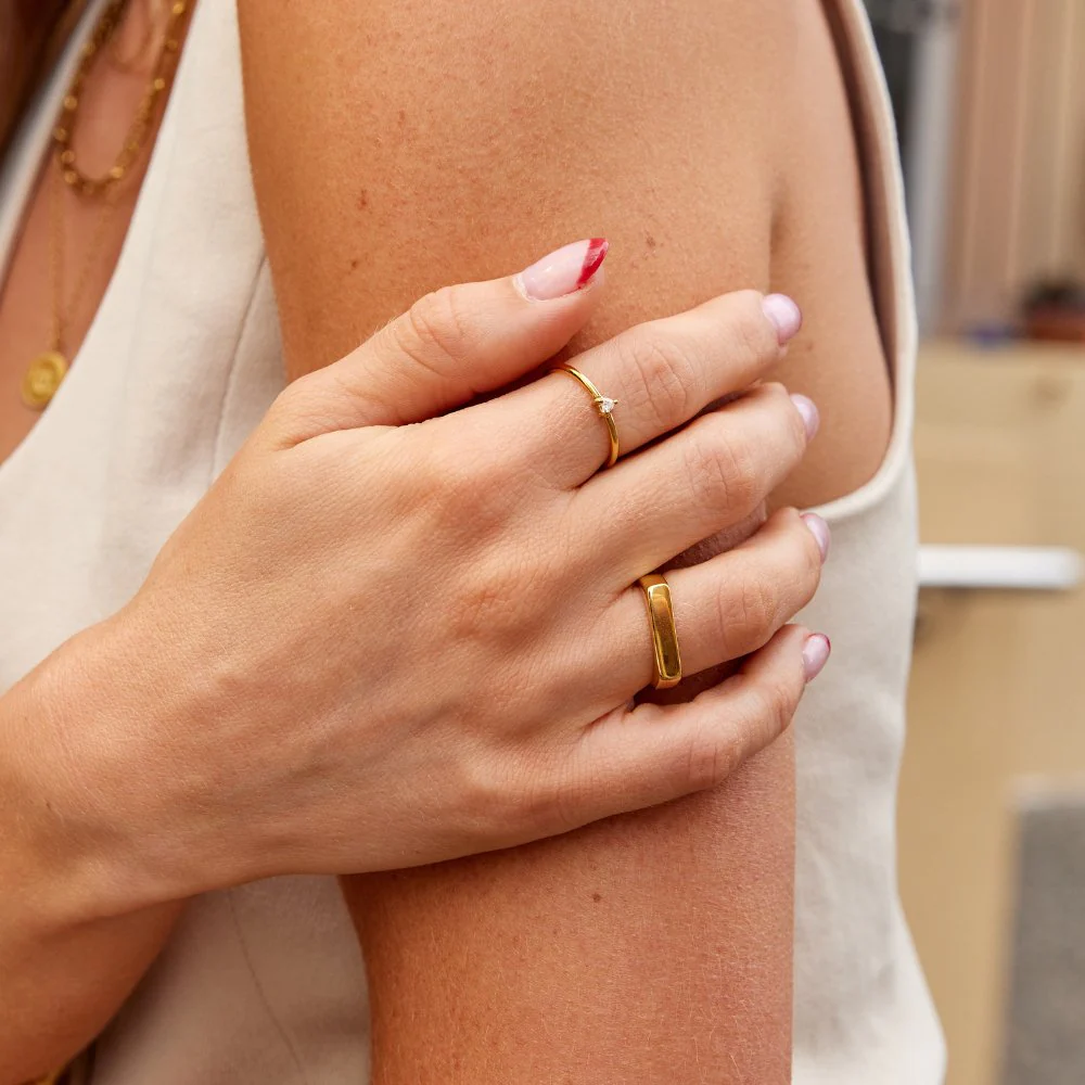 Lola Bar Signet Ring - Image 2