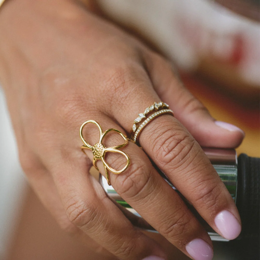 18K Gold Mia Crystal Ring - Image 3