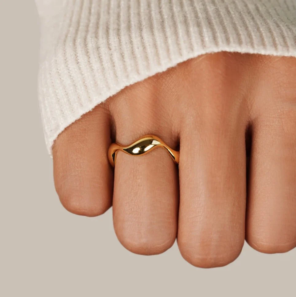 18K Gold Wave Ring - Image 2