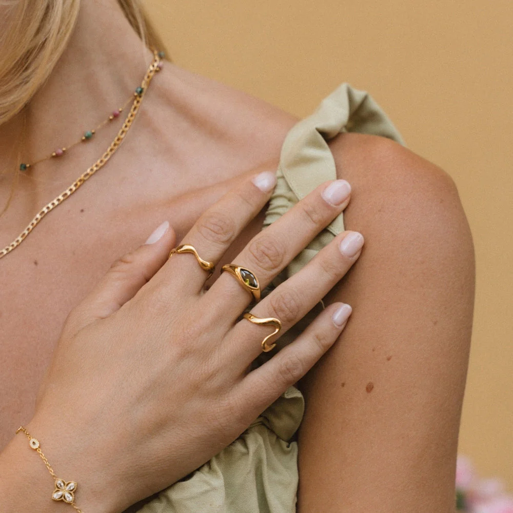 18K Gold Wave Ring - Image 3