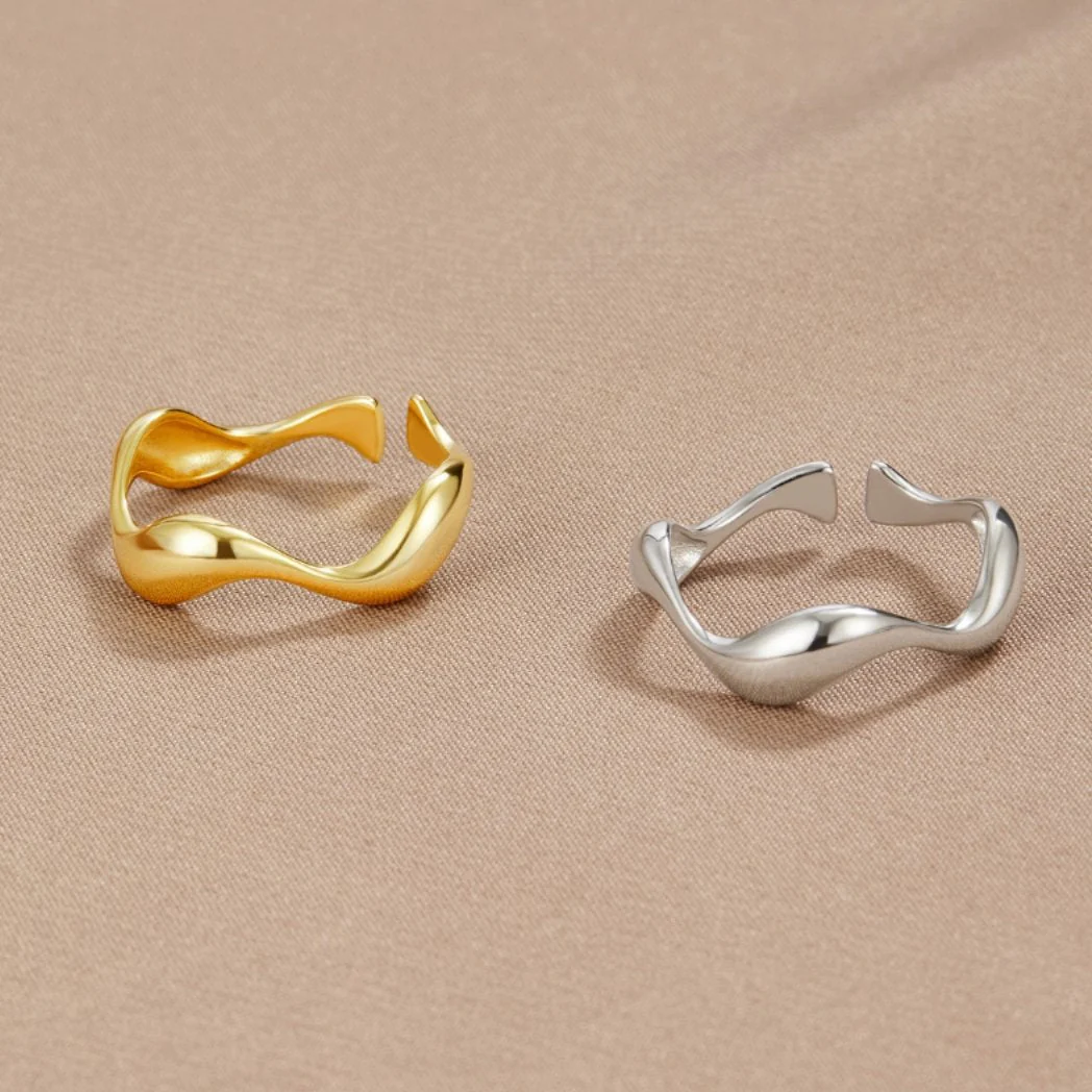 18K Gold Wave Ring - Image 7