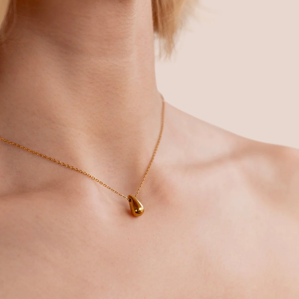 Amara Golden Teardrop Necklace - Image 2