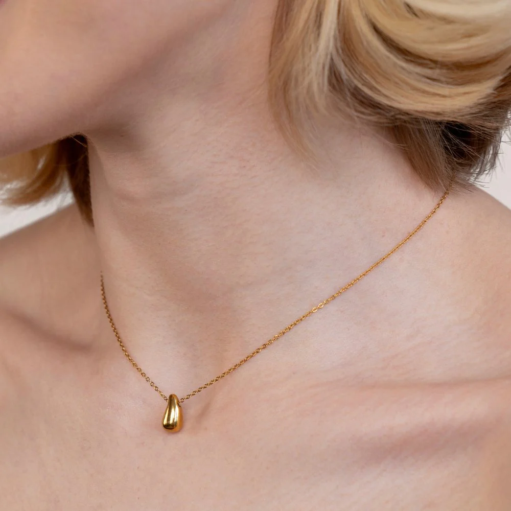 Amara Golden Teardrop Necklace - Image 5