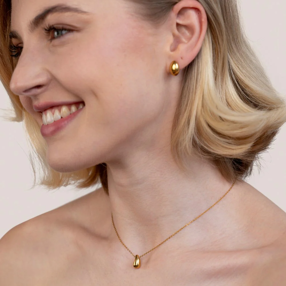 Amara Golden Teardrop Necklace - Image 7