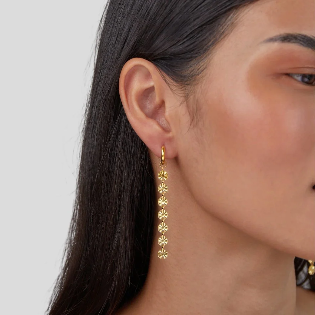 Amari 18K Gold Disc Earrings - Image 8
