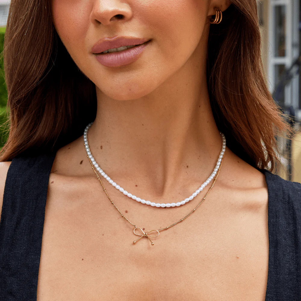 Anika Gold Bow Necklace - Image 2
