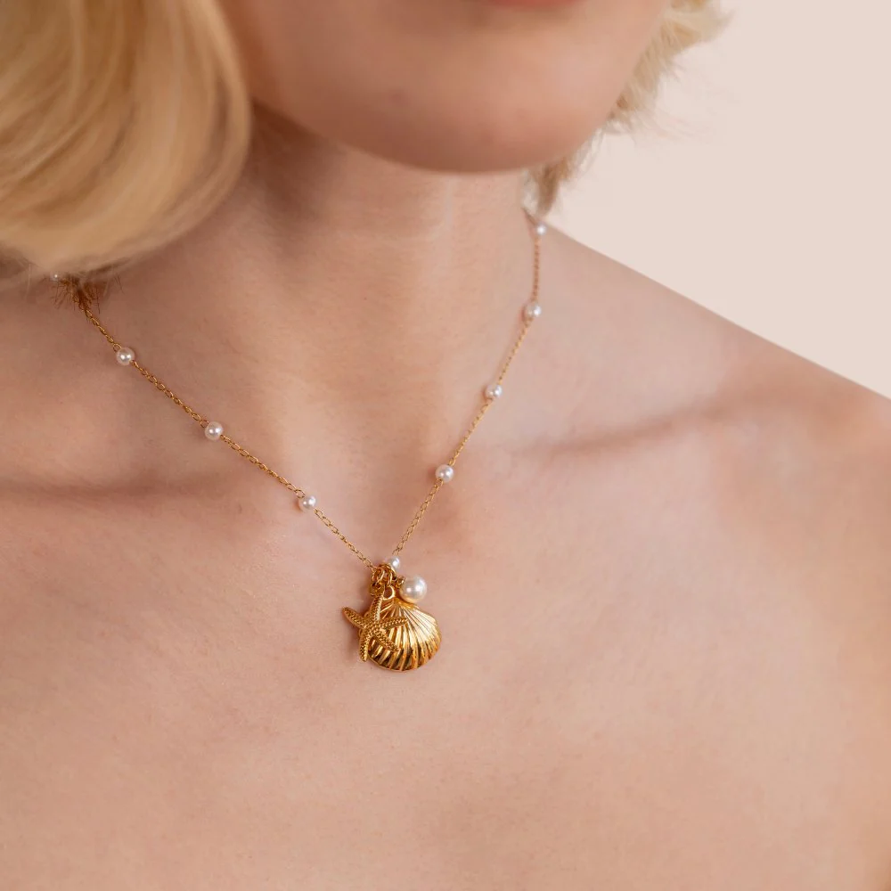 Aria Shell Charm Necklace - Image 5