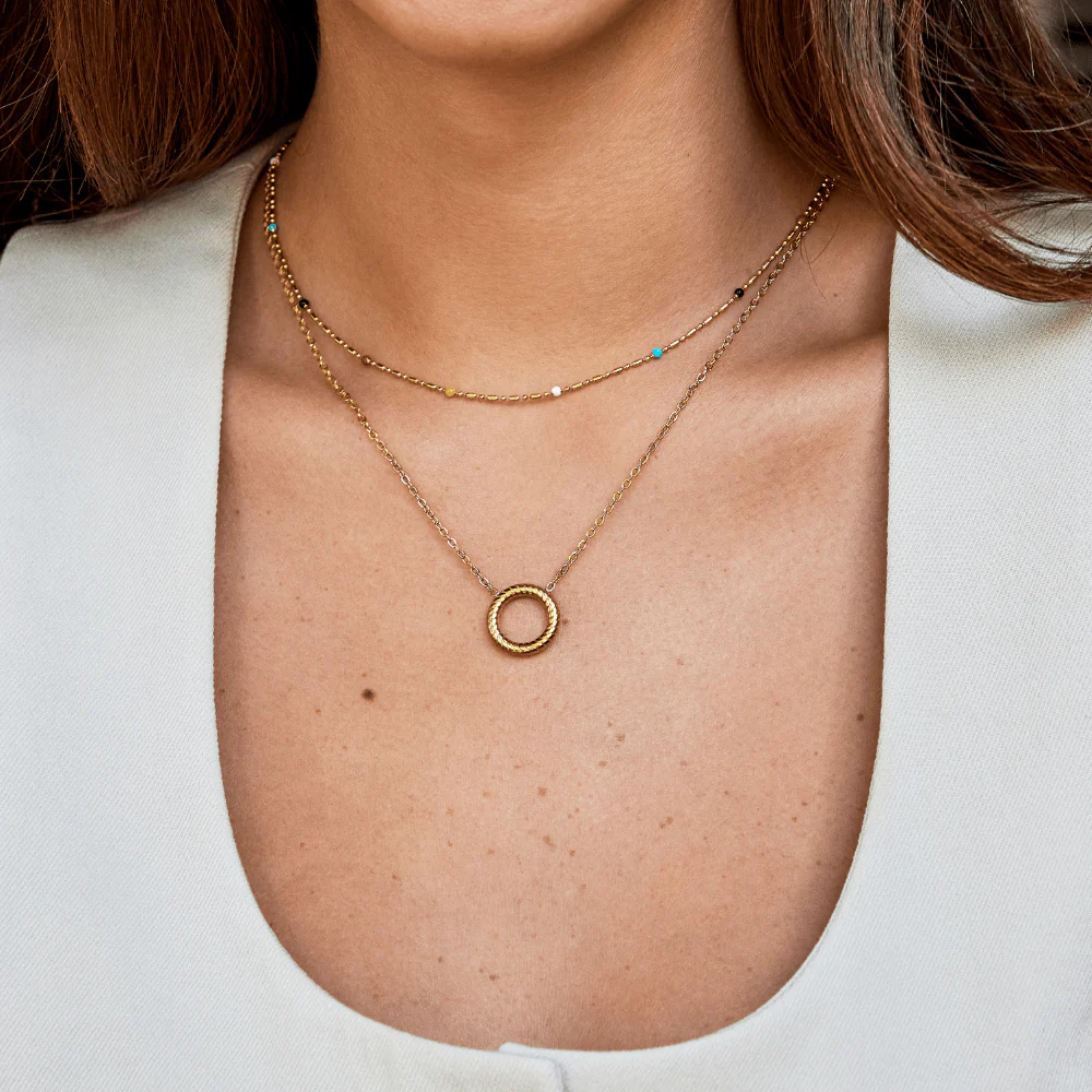 Avery Circle Pendant Necklace - Image 2