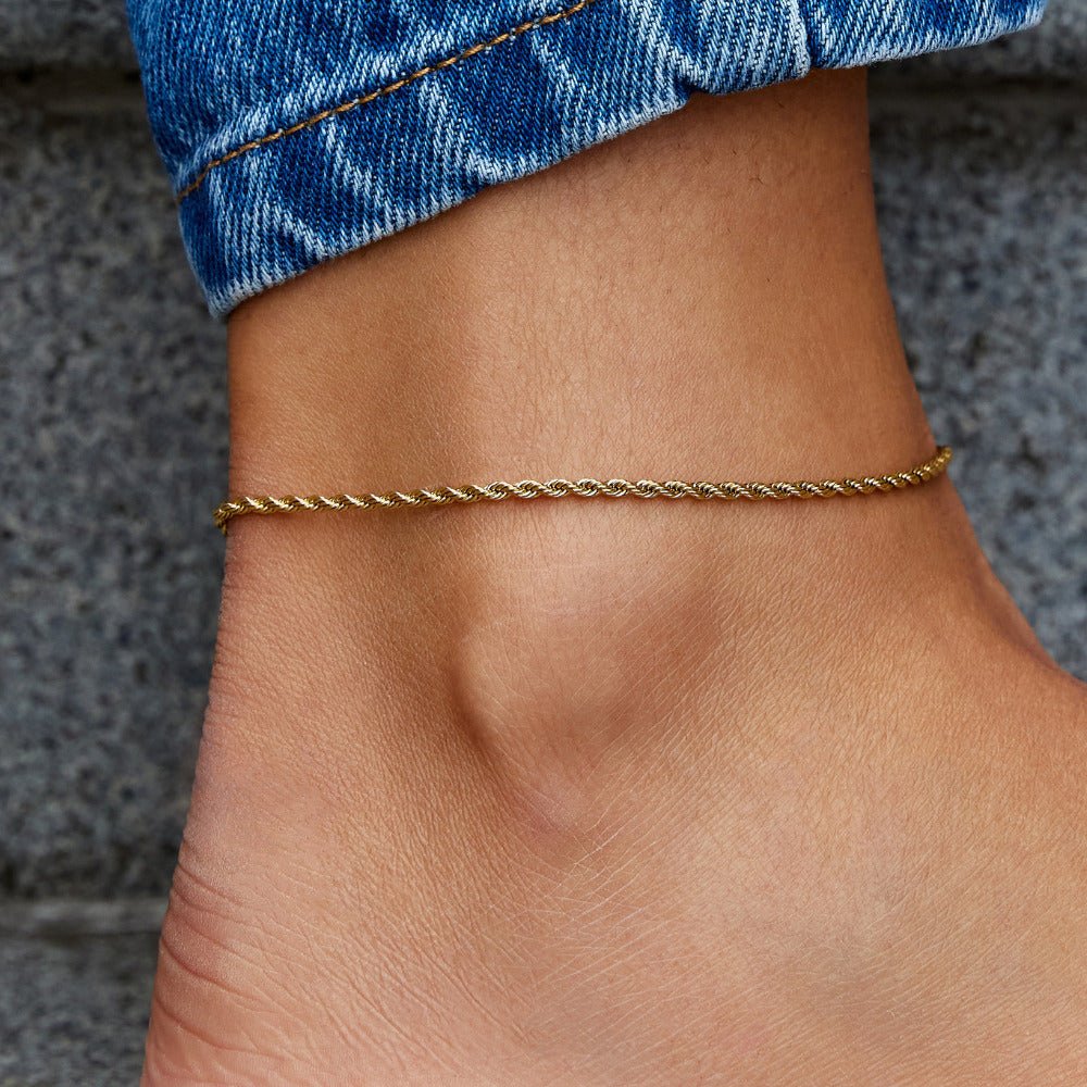 Calla Gold Twisted Chain Anklet - Image 3