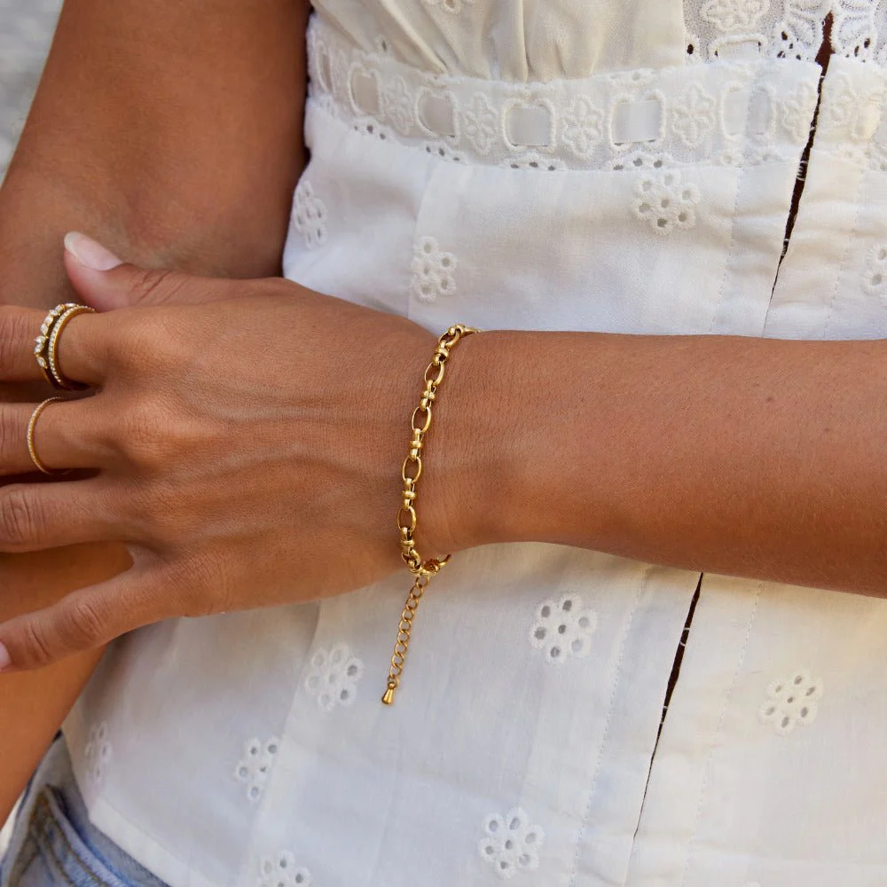 Cami Knotted Link Bracelet - Image 4