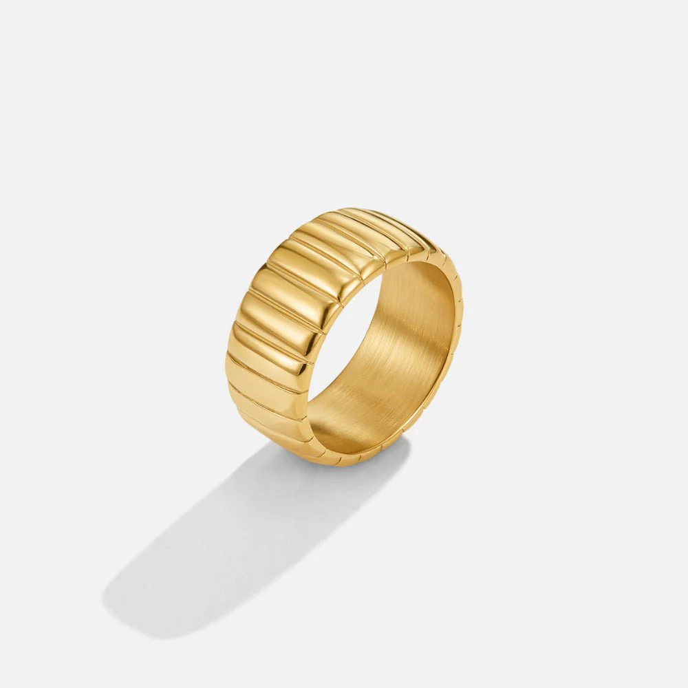 Chunky Calira Gold Ring - Image 4