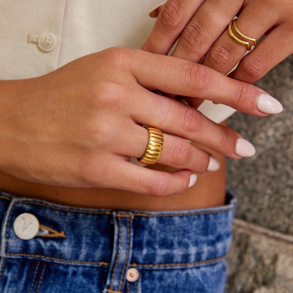 Chunky Calira Gold Ring - Image 5