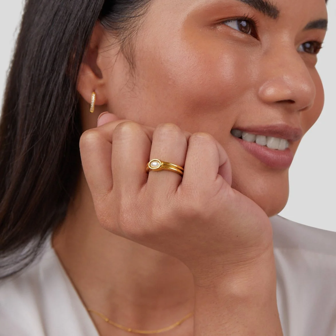 Chunky Pearl 18K Gold Ring - Image 7