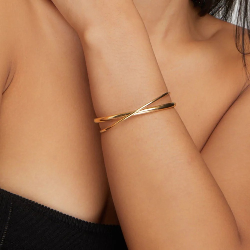 Eva Gold Twist Bracelet - Image 2