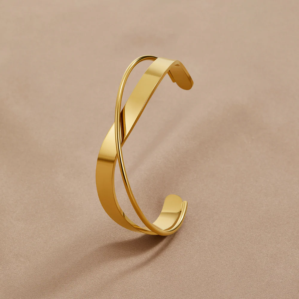 Eve Gold Bangle - Image 4