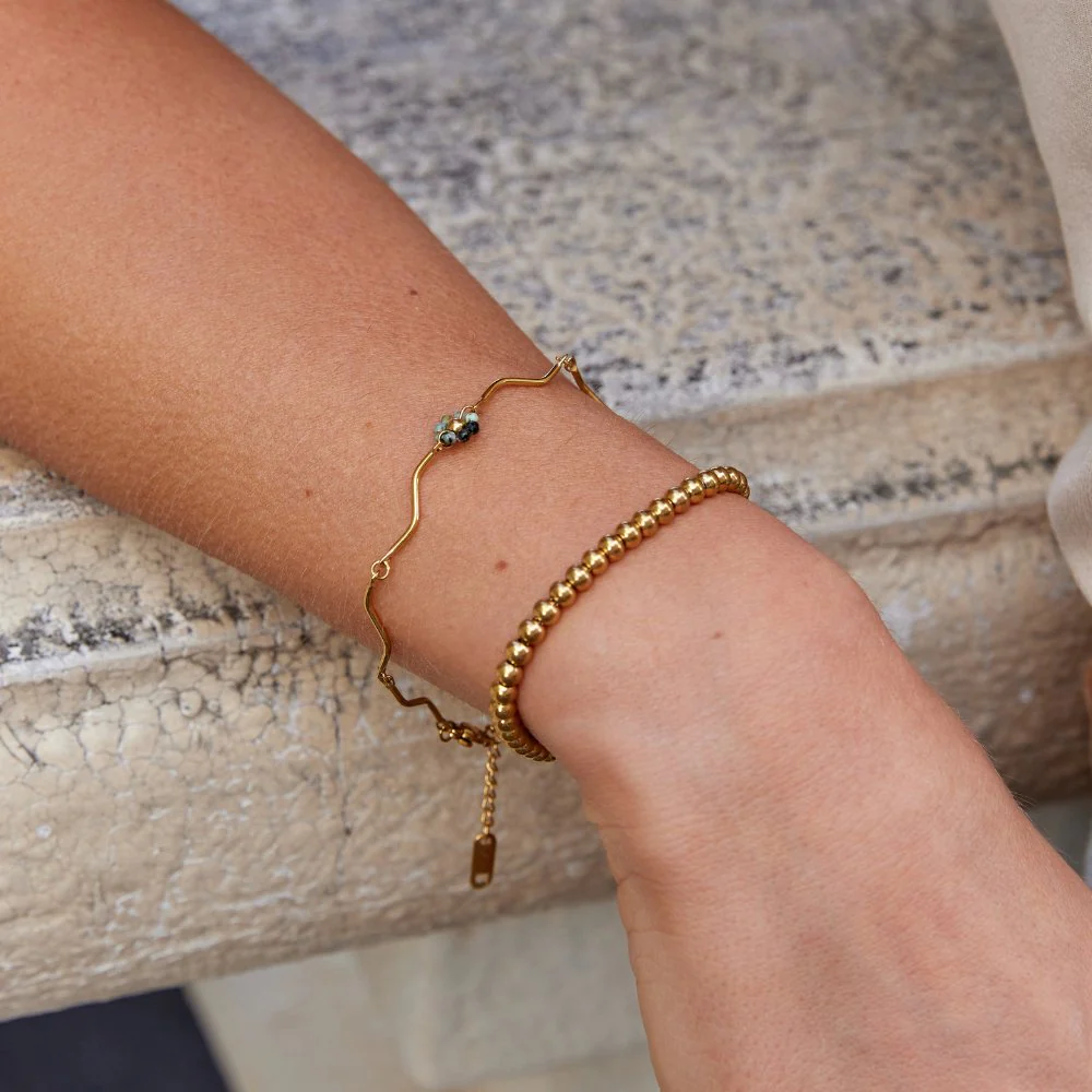 Forest Flower Stone Gold Bracelet - Image 4