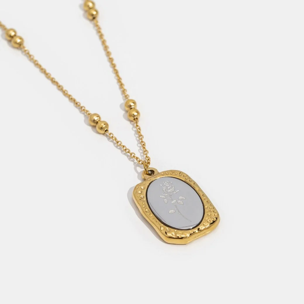 'Fragile Love' Rose Necklace - Image 3