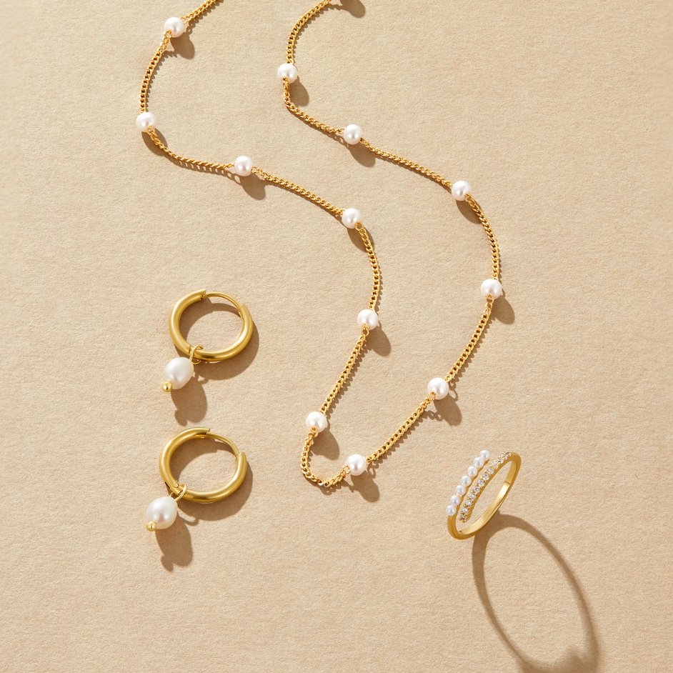 Freshwater Pearl Bella Hoop Earrings - Image 6