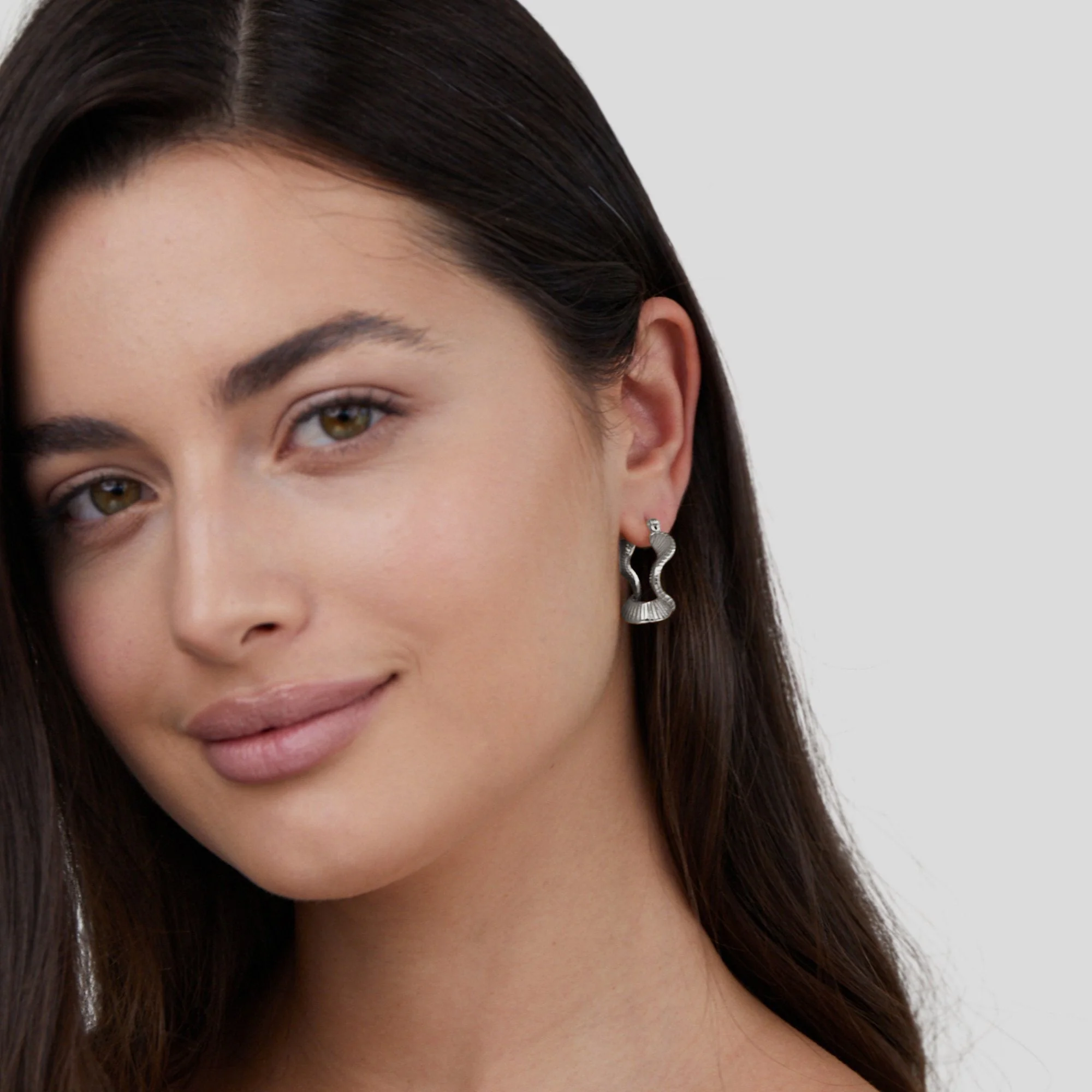 Geometric Wave Silver Hoop Earrings - Image 2