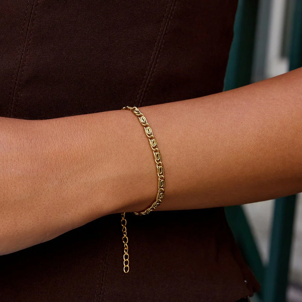 Gold Swirl Link Chain Bracelet - Image 2