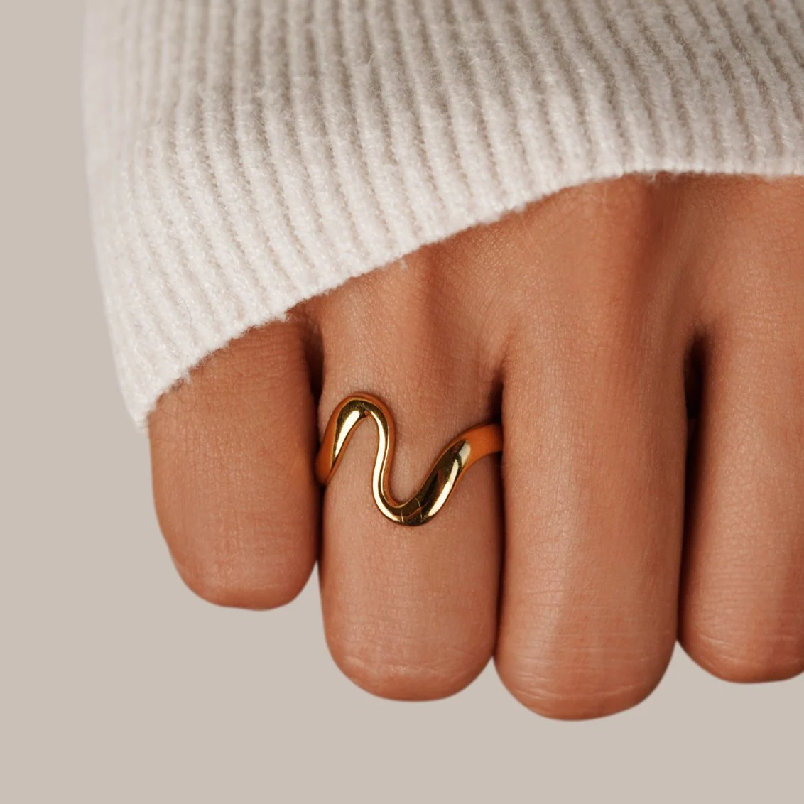 Gold Wave Ring - Image 2