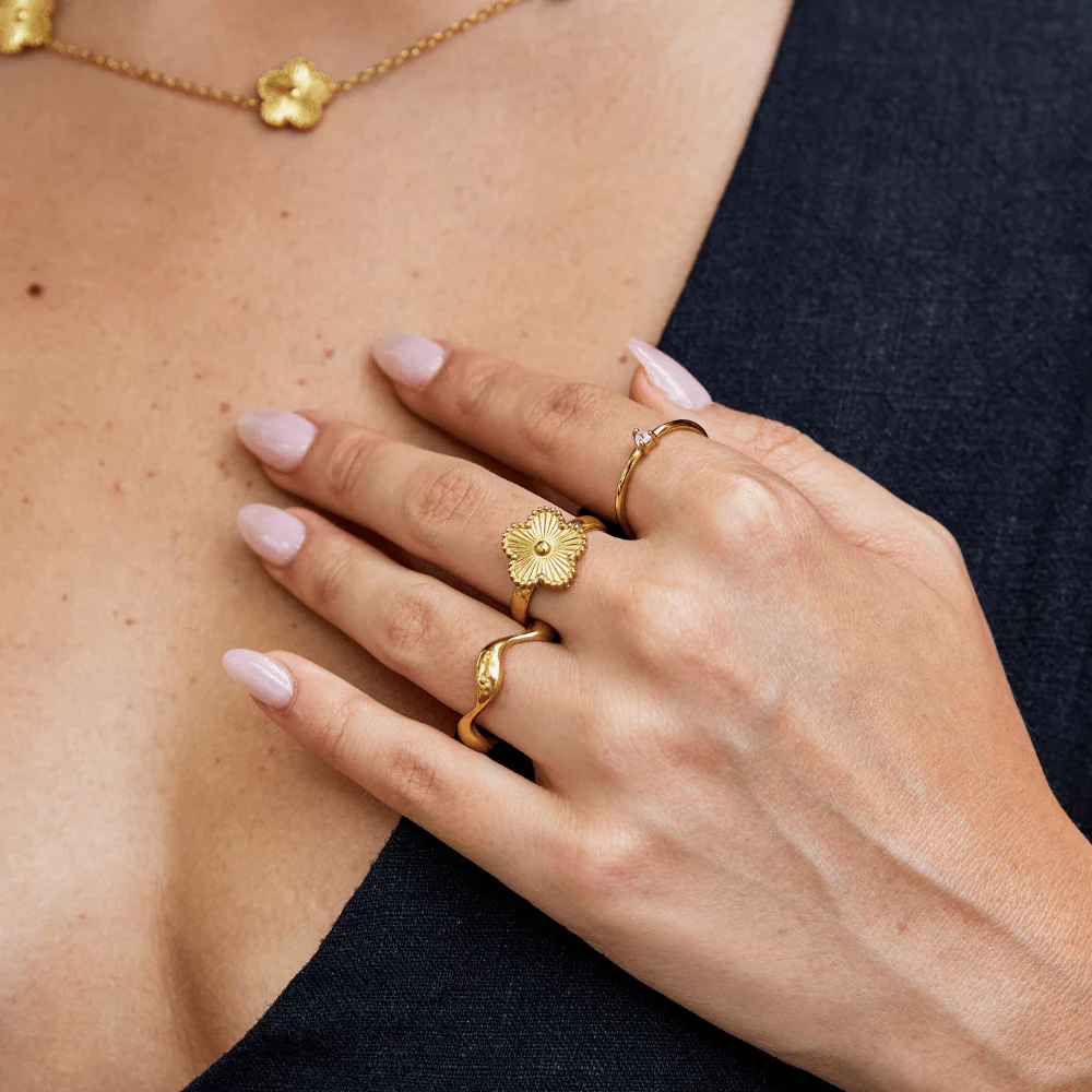 Golden Clover Ring - Image 2