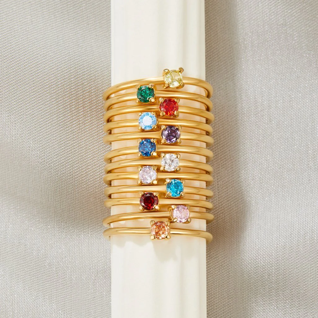 January Birthstone 18K Gold Ring - Image 4
