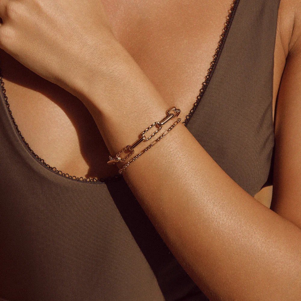 Jihan Chunky Chain Bracelet - Image 7