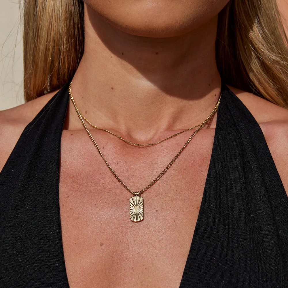 Kiya Gold Pendant Necklace - Image 2