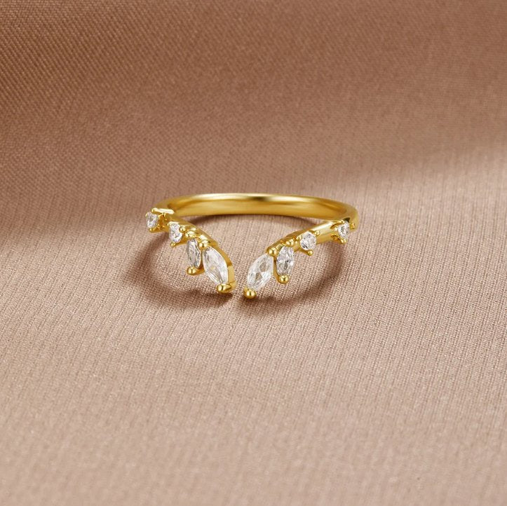 Lily Crystal Gold Vine Ring - Image 4