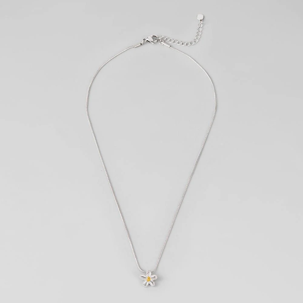 Daisy Pendant Necklace