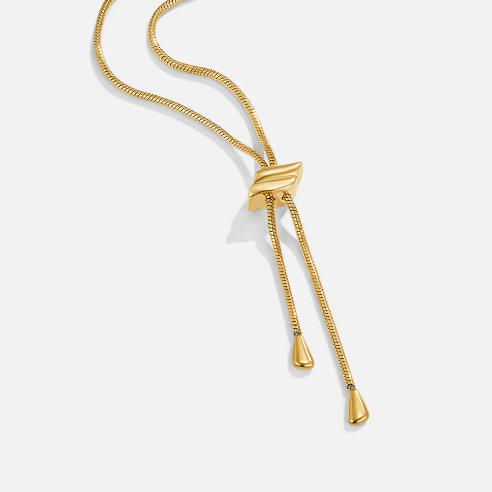 Lola 18K Gold Lariat Necklace - Image 3