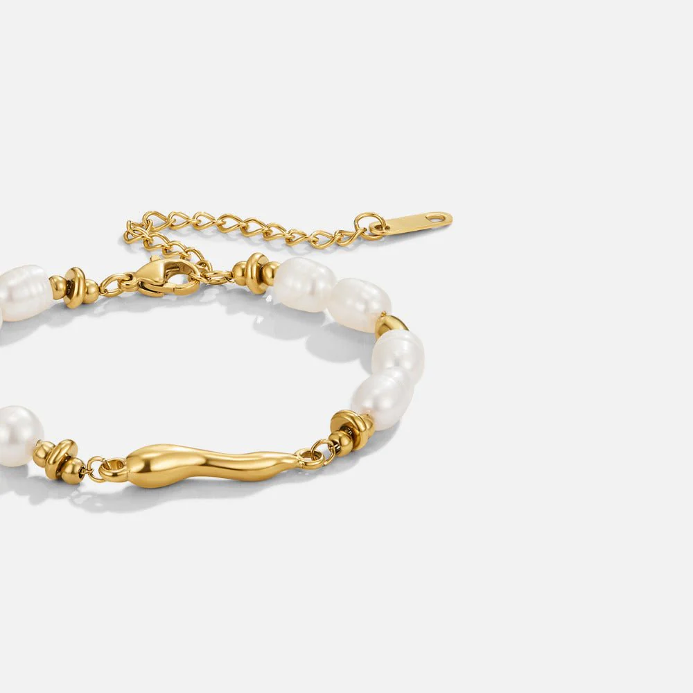 Lovina Pearl Bracelet - Image 3