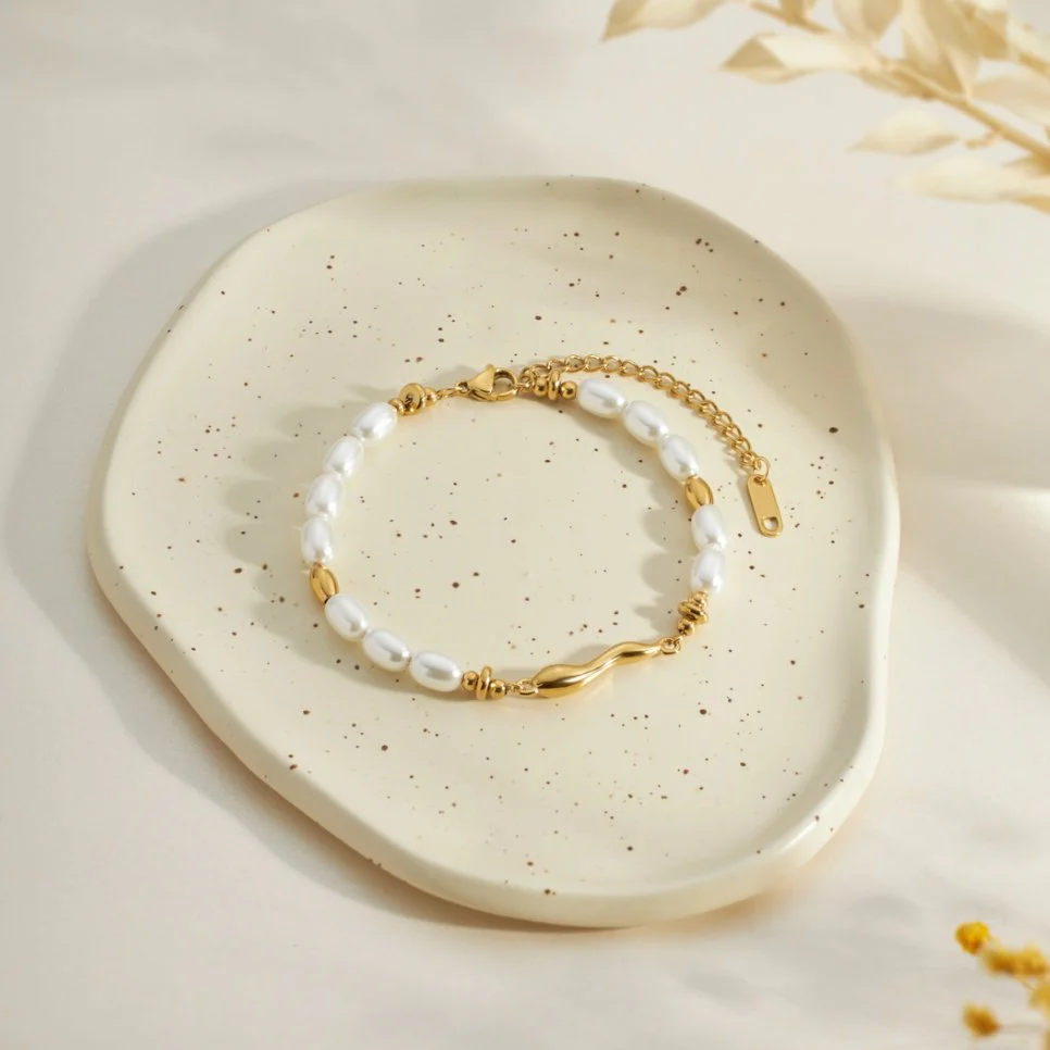 Lovina Pearl Bracelet - Image 9