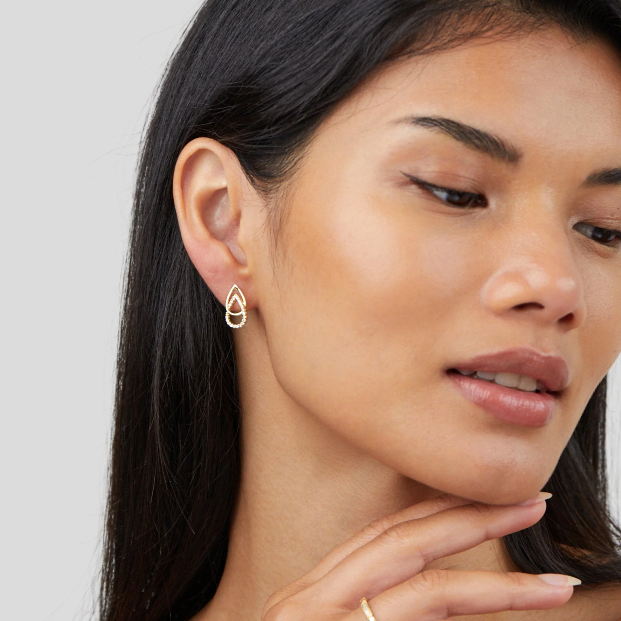 Mara Teardrop Link Earrings - Image 3