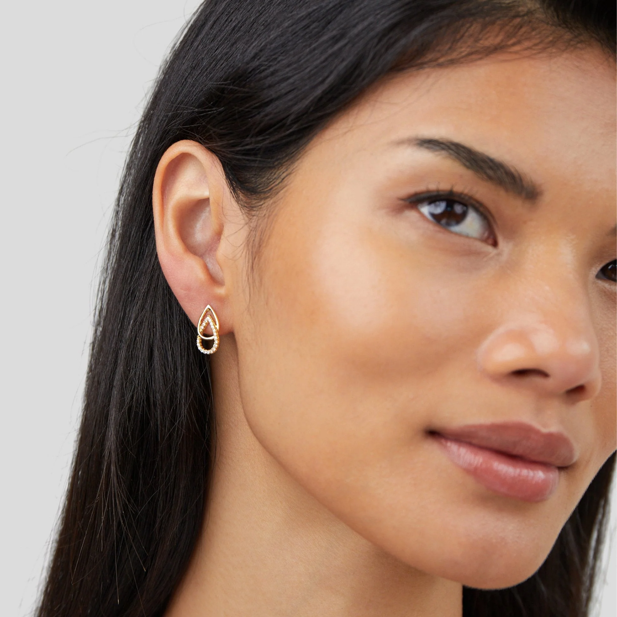 Mara Teardrop Link Earrings - Image 5