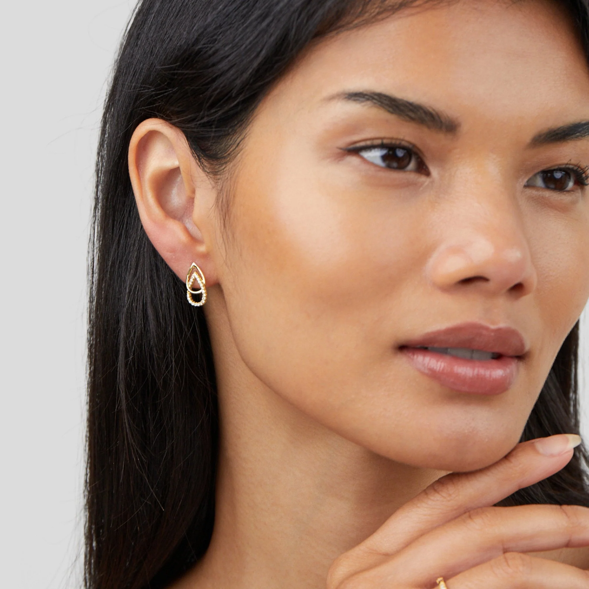 Mara Teardrop Link Earrings - Image 7