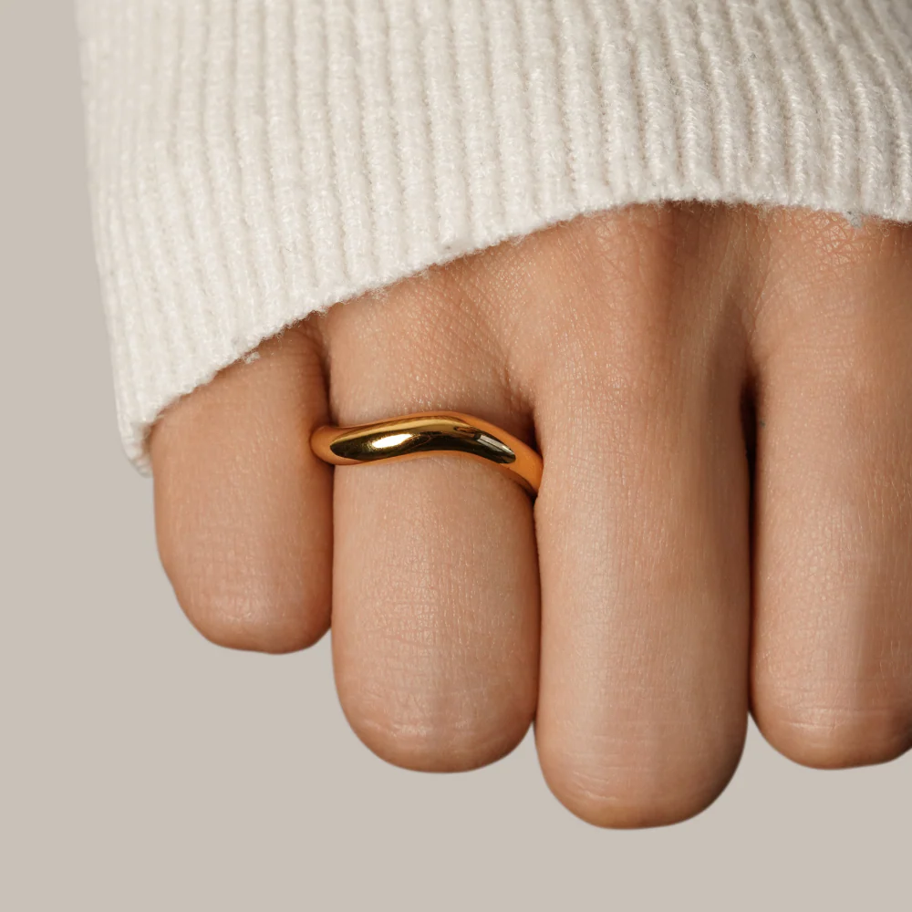 Mina Gold Wave Ring - Image 2