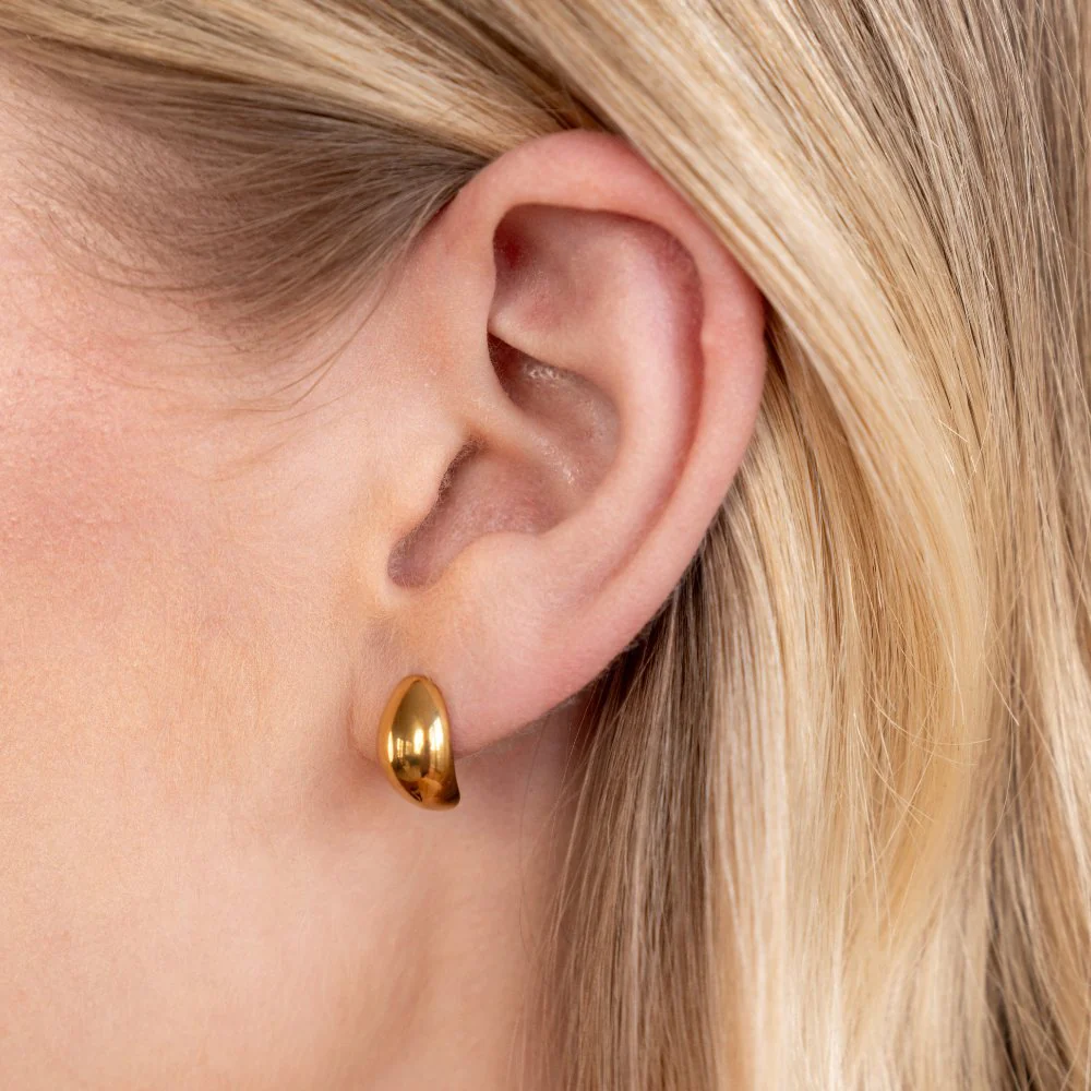 Mini Curve Earrings - Image 2