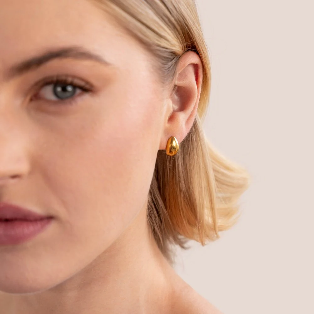 Mini Curve Earrings - Image 3