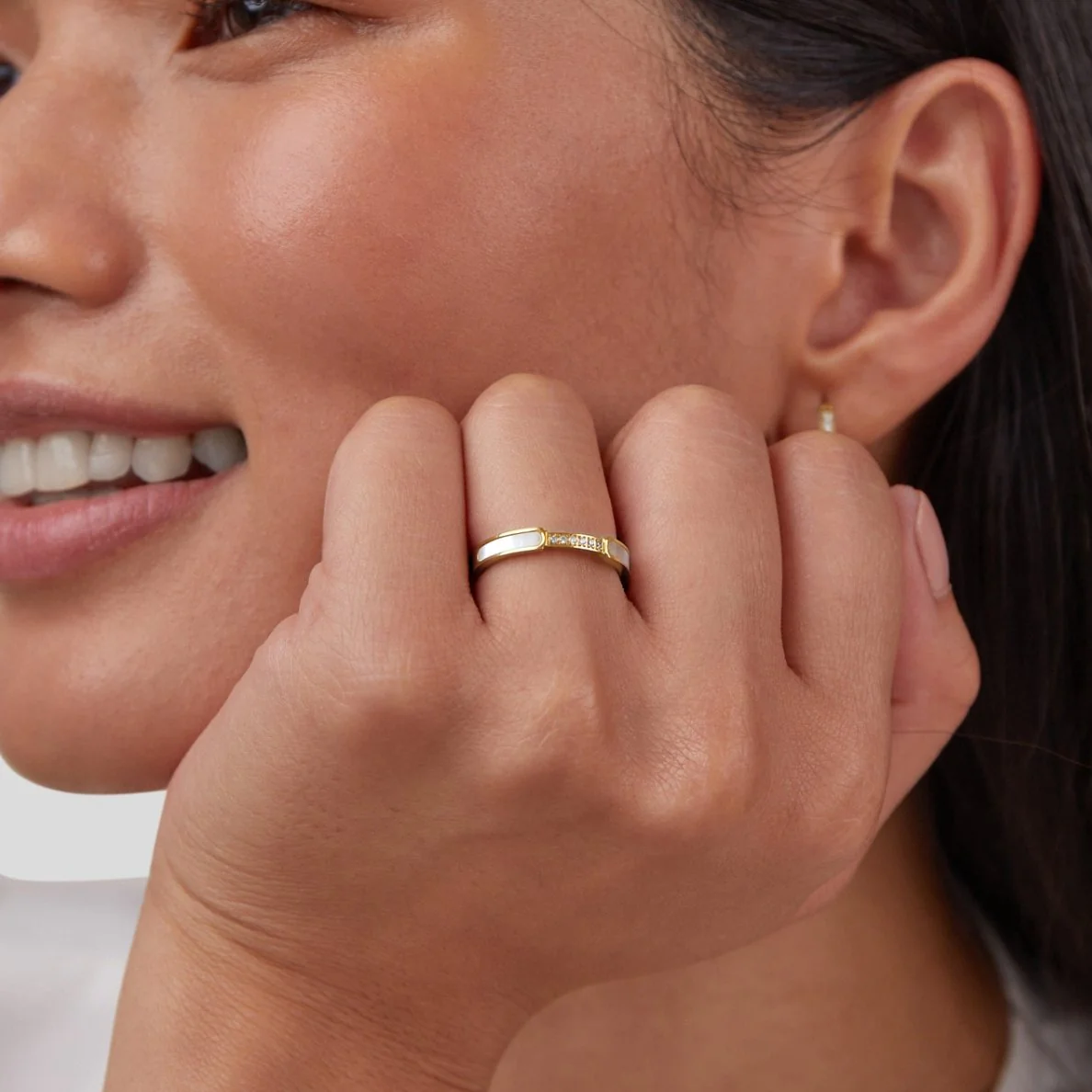 Mother Of Pearl & Crystal Ring - Image 4
