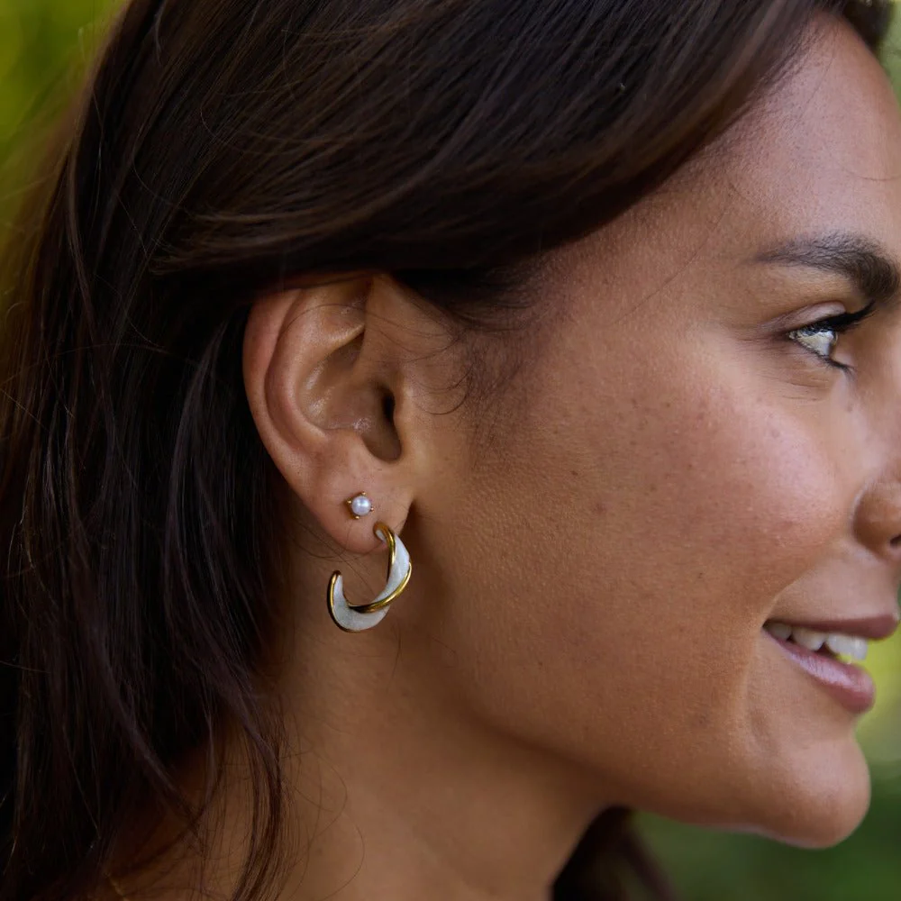 Mother of Pearl Twist Hoop Earrings - Image 3