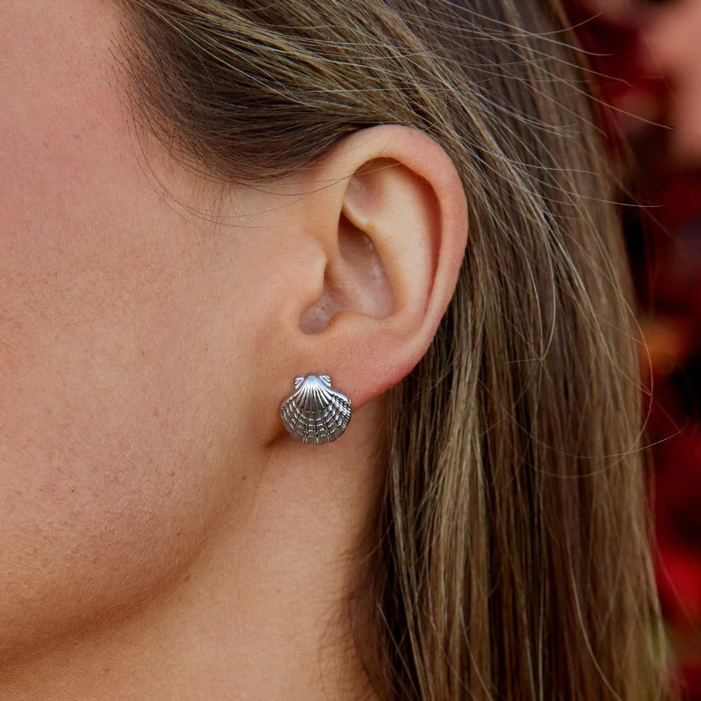 Naia Shell & Starfish Silver Earrings - Image 4