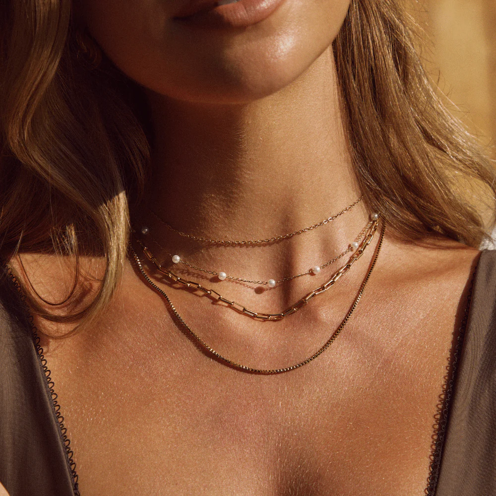 Nura Pearl 18K Gold Necklace - Image 3