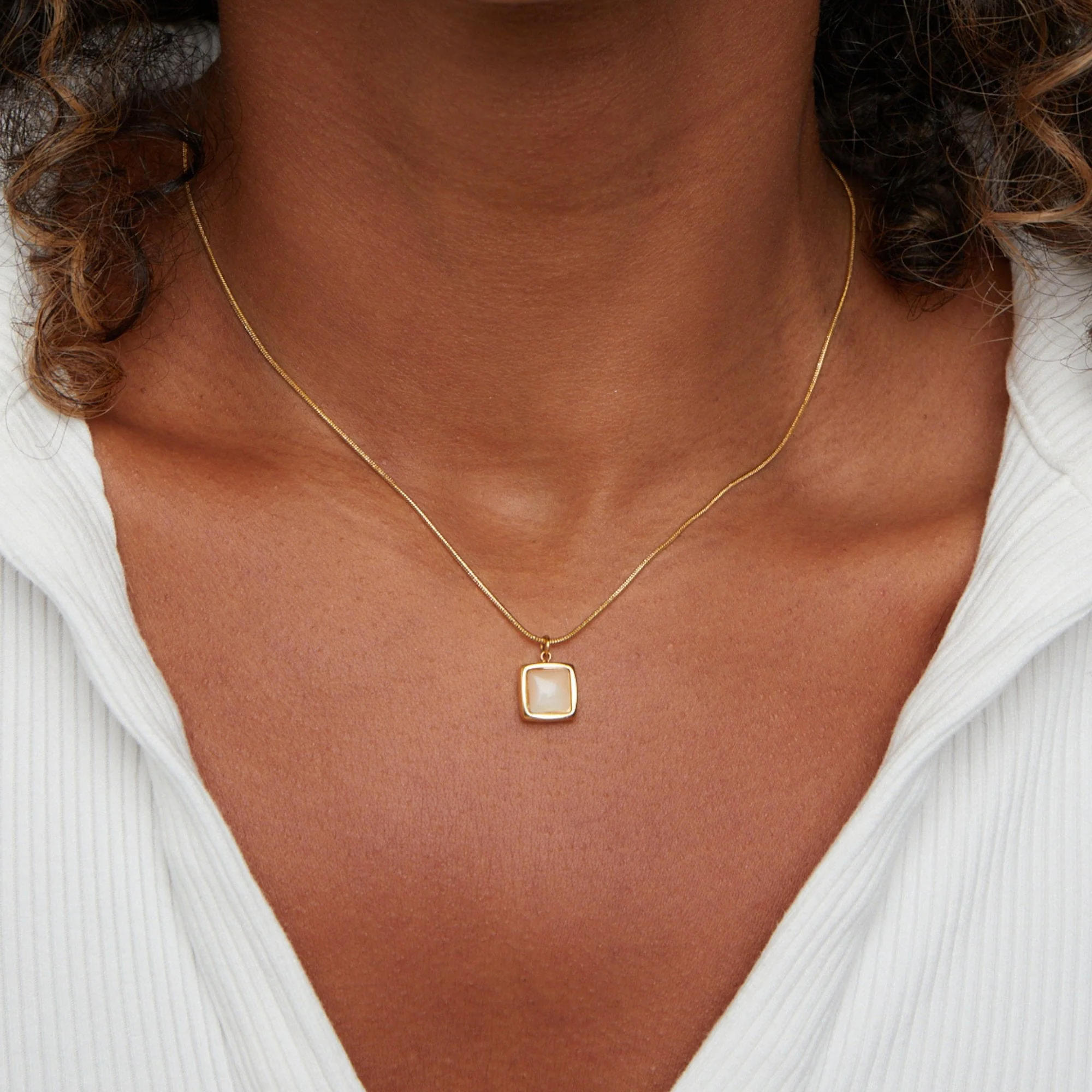 Riva Moonstone Pendant Necklace - Image 2