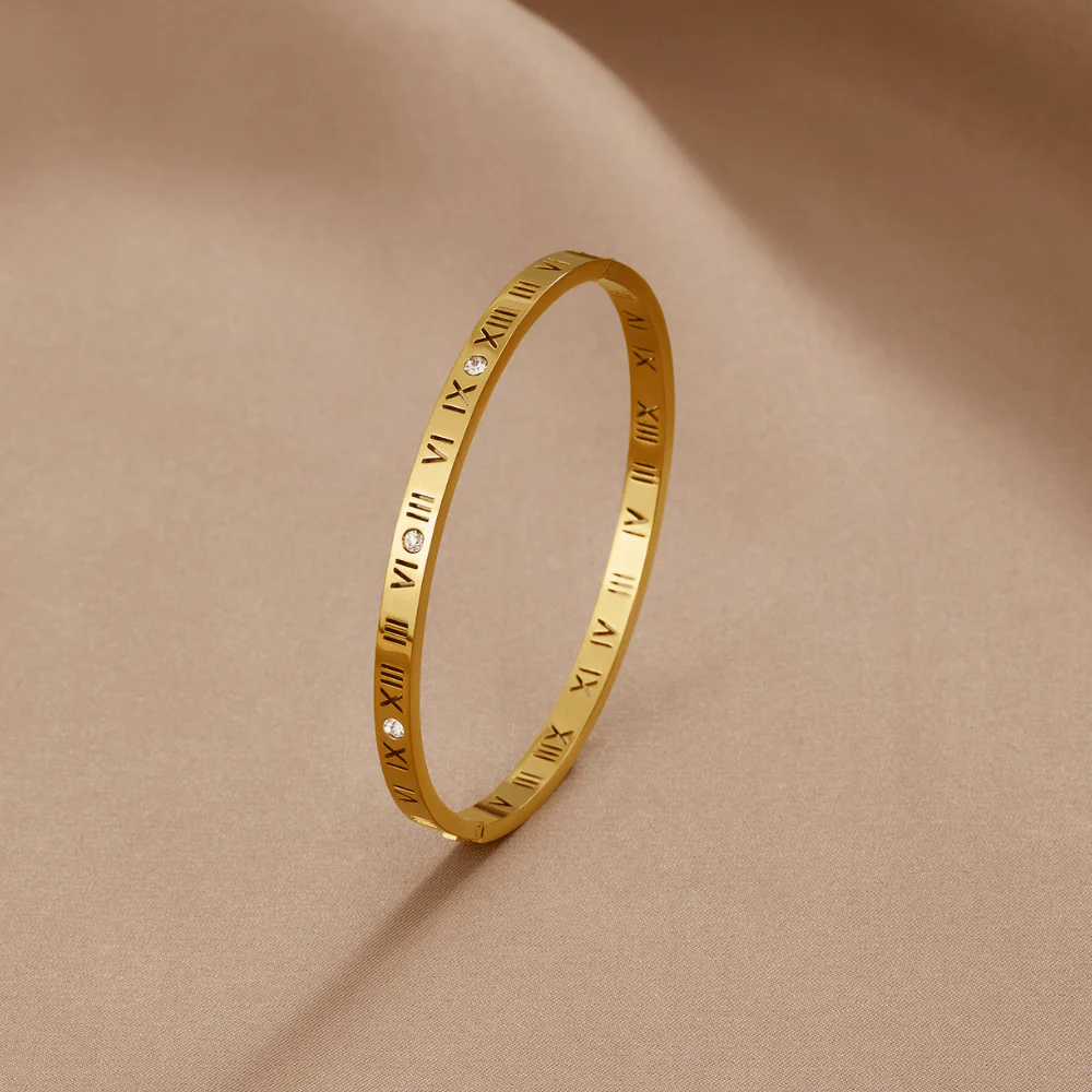 Roman 18K Gold Bangle - Image 4