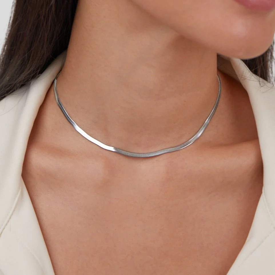 Sarya Snake Chain Silver Necklace - Image 2