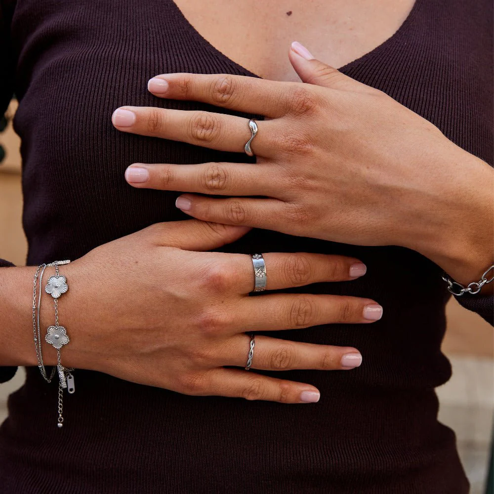 Silver Crystal Clover Band Ring - Image 3
